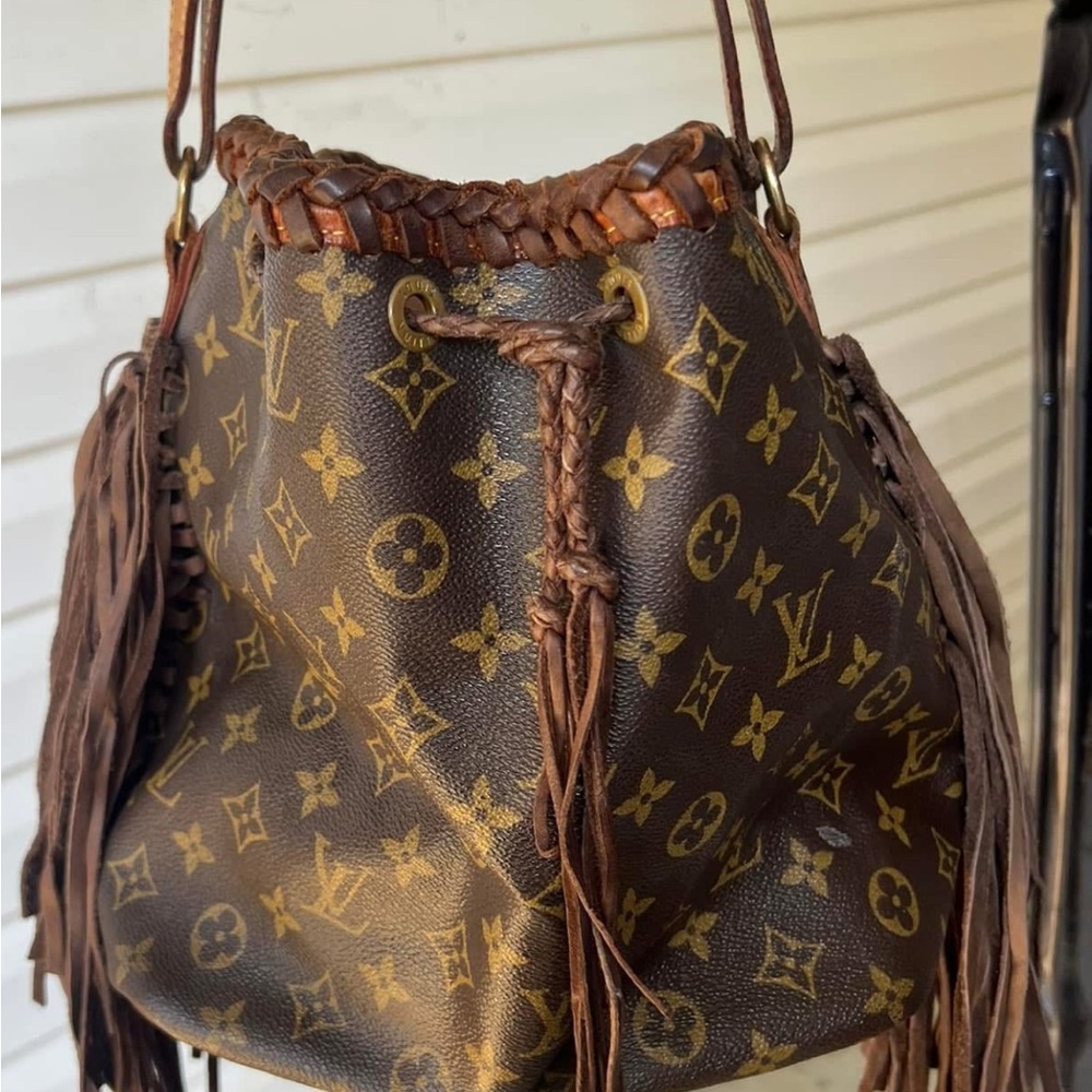 Louis Vuitton Brown Monogram Shoulder Bag NFR attire - Picture 7 of 9